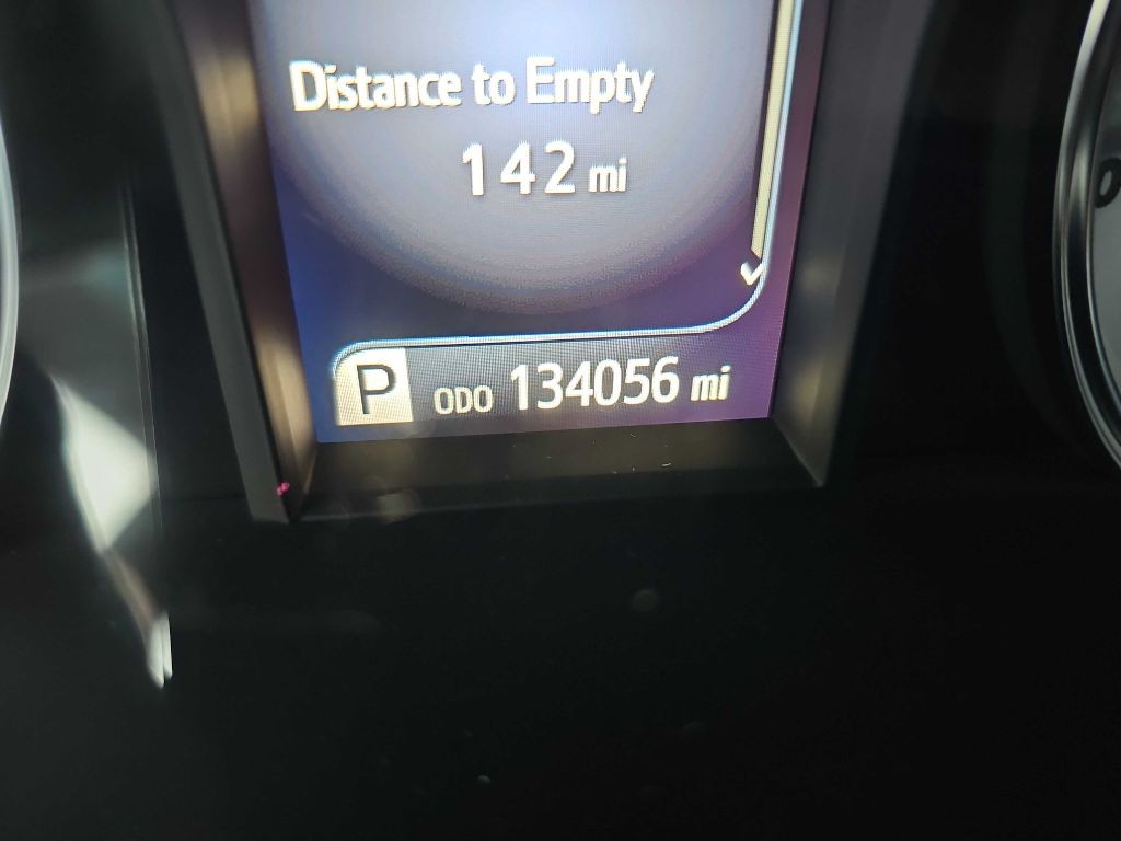 2016 Toyota Camry Image 46