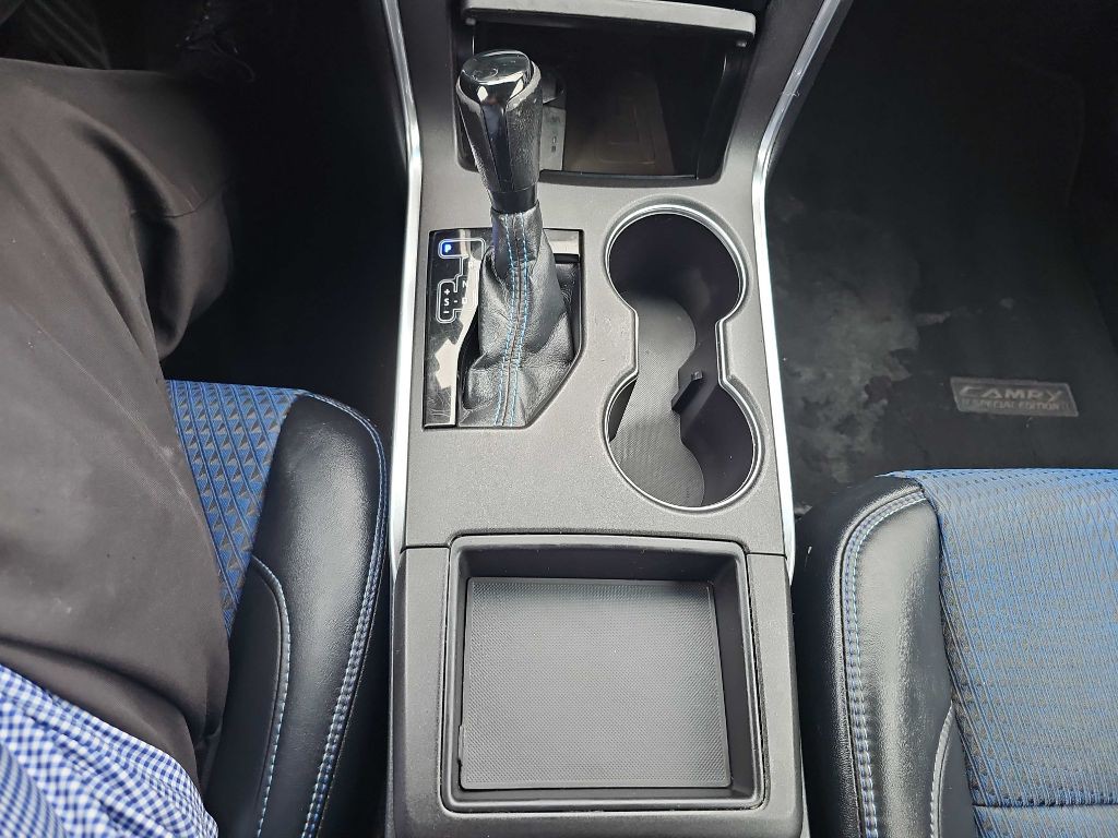 2016 Toyota Camry Image 54