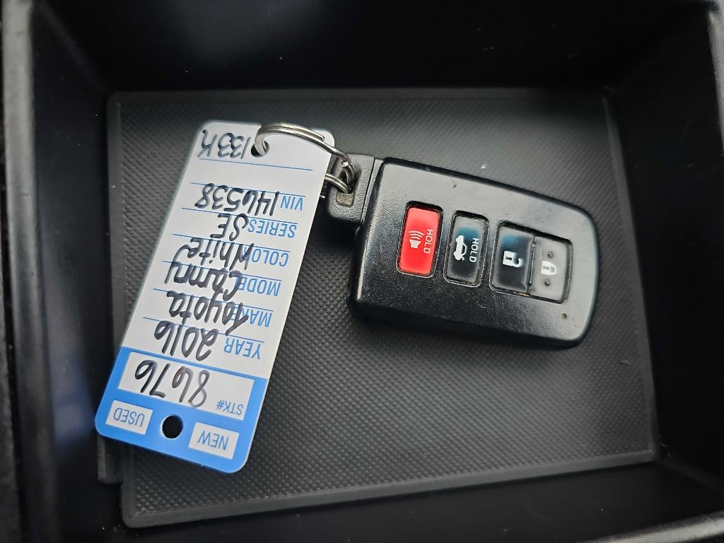 2016 Toyota Camry Image 58