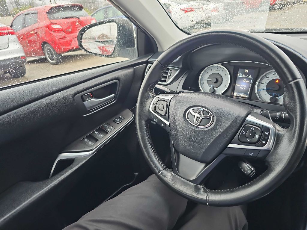 2016 Toyota Camry Image 61