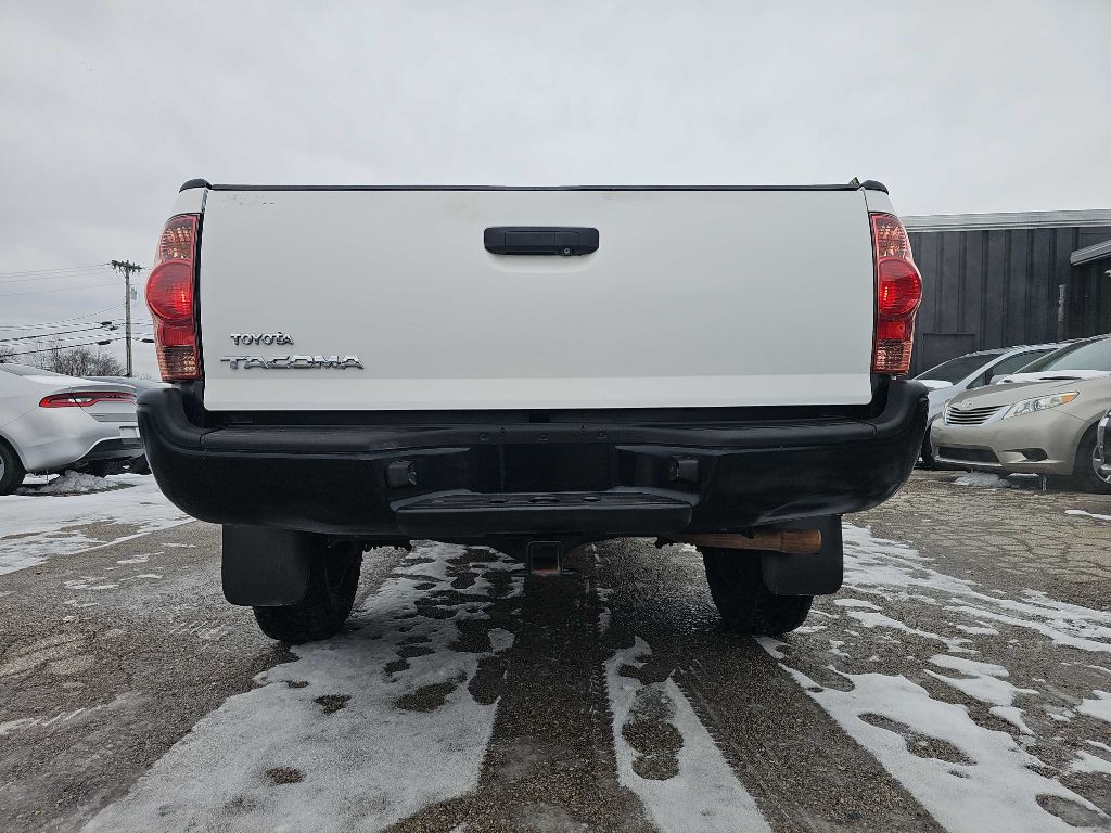 2015 Toyota Tacoma Image 8