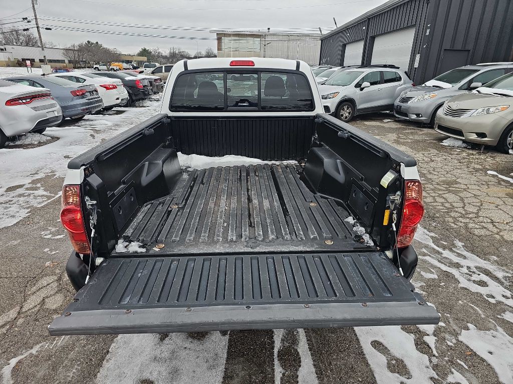 2015 Toyota Tacoma Image 9