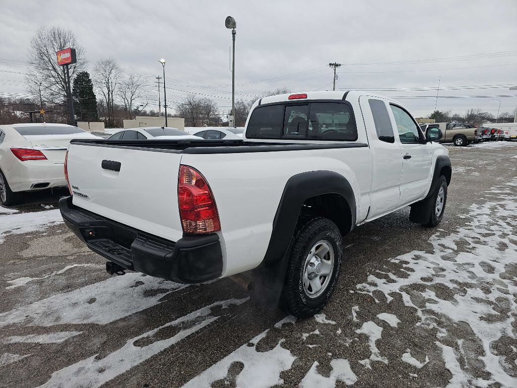 2015 Toyota Tacoma Image 10