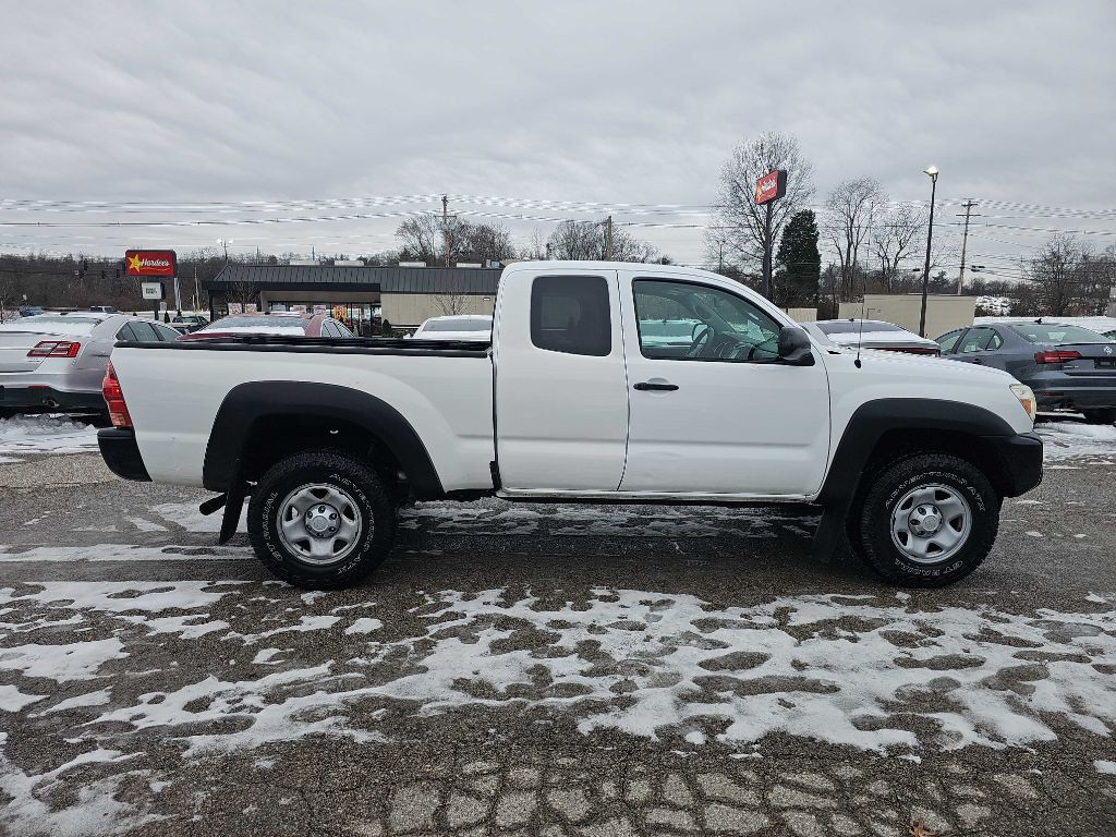 2015 Toyota Tacoma Image 13
