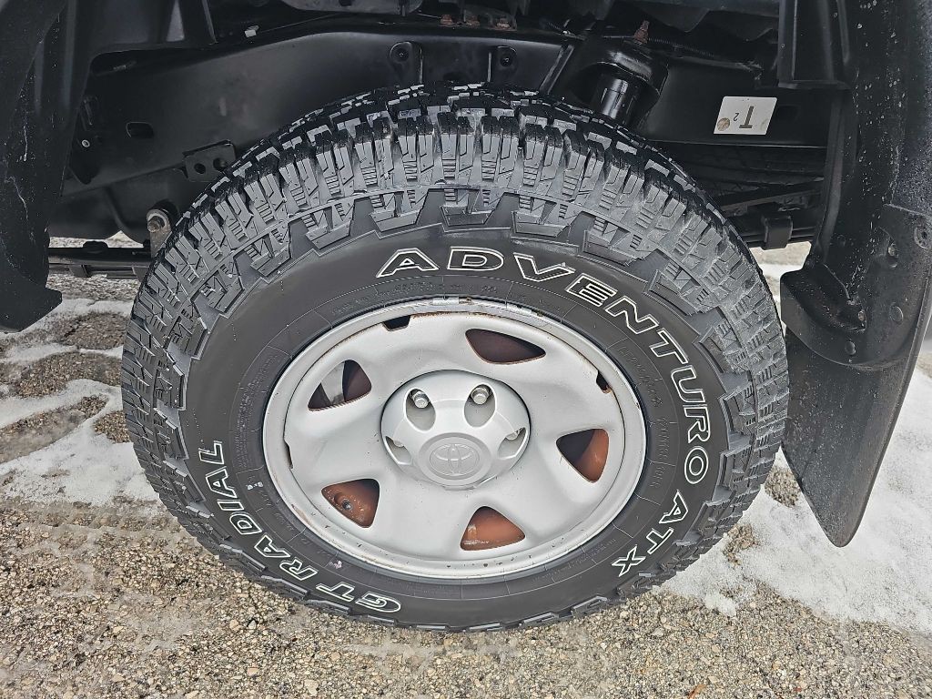 2015 Toyota Tacoma Image 21