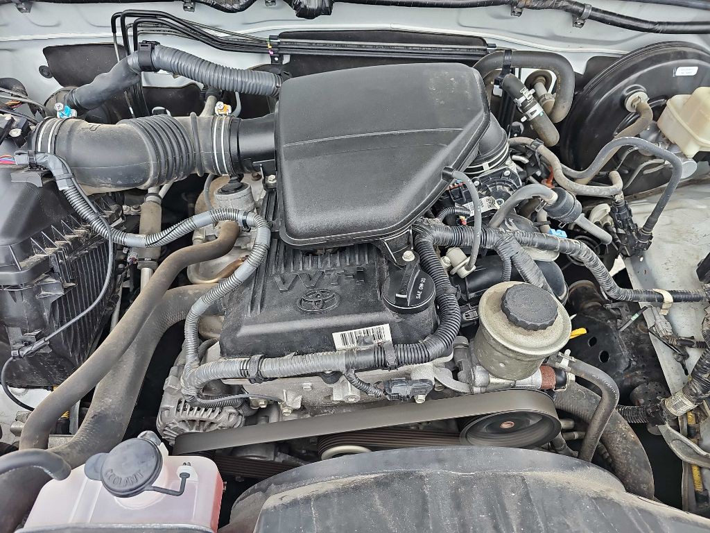 2015 Toyota Tacoma Image 25