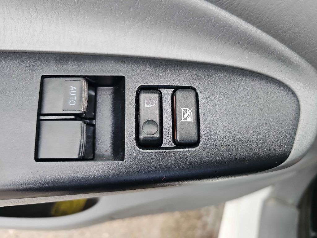 2015 Toyota Tacoma Image 33