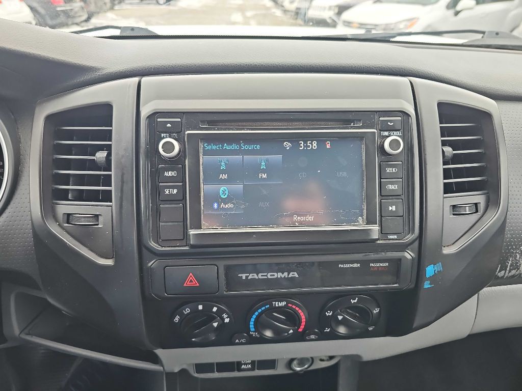 2015 Toyota Tacoma Image 39