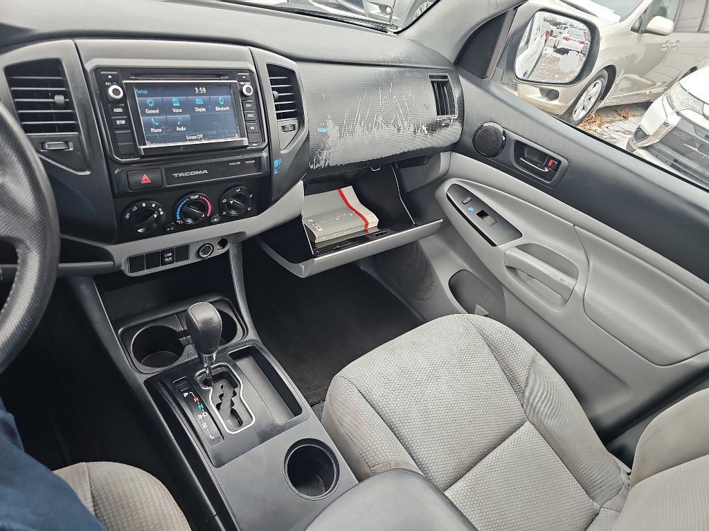 2015 Toyota Tacoma Image 47