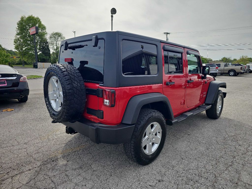 2011 Jeep Wrangler Unlimited Image 3