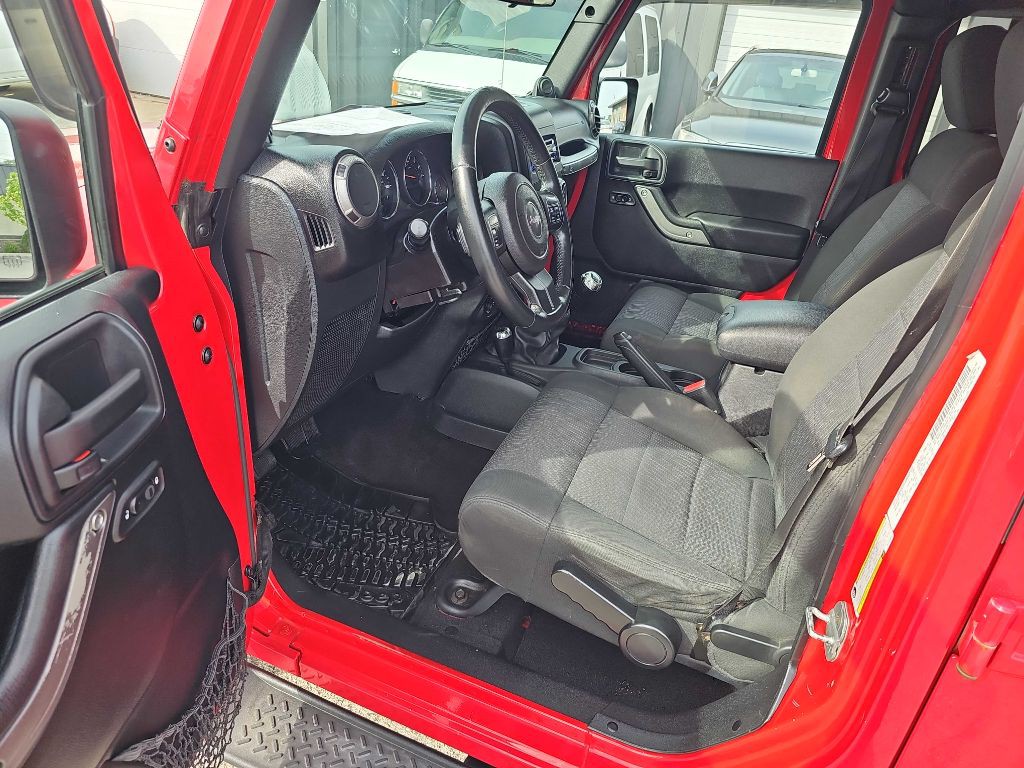 2011 Jeep Wrangler Unlimited Image 21