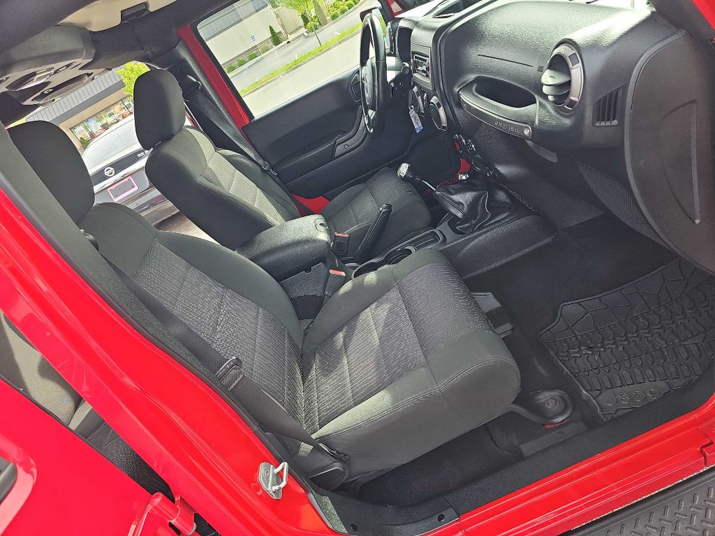 2011 Jeep Wrangler Unlimited Image 23