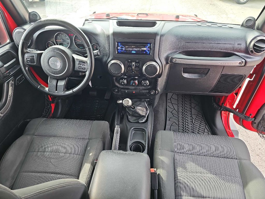 2011 Jeep Wrangler Unlimited Image 25
