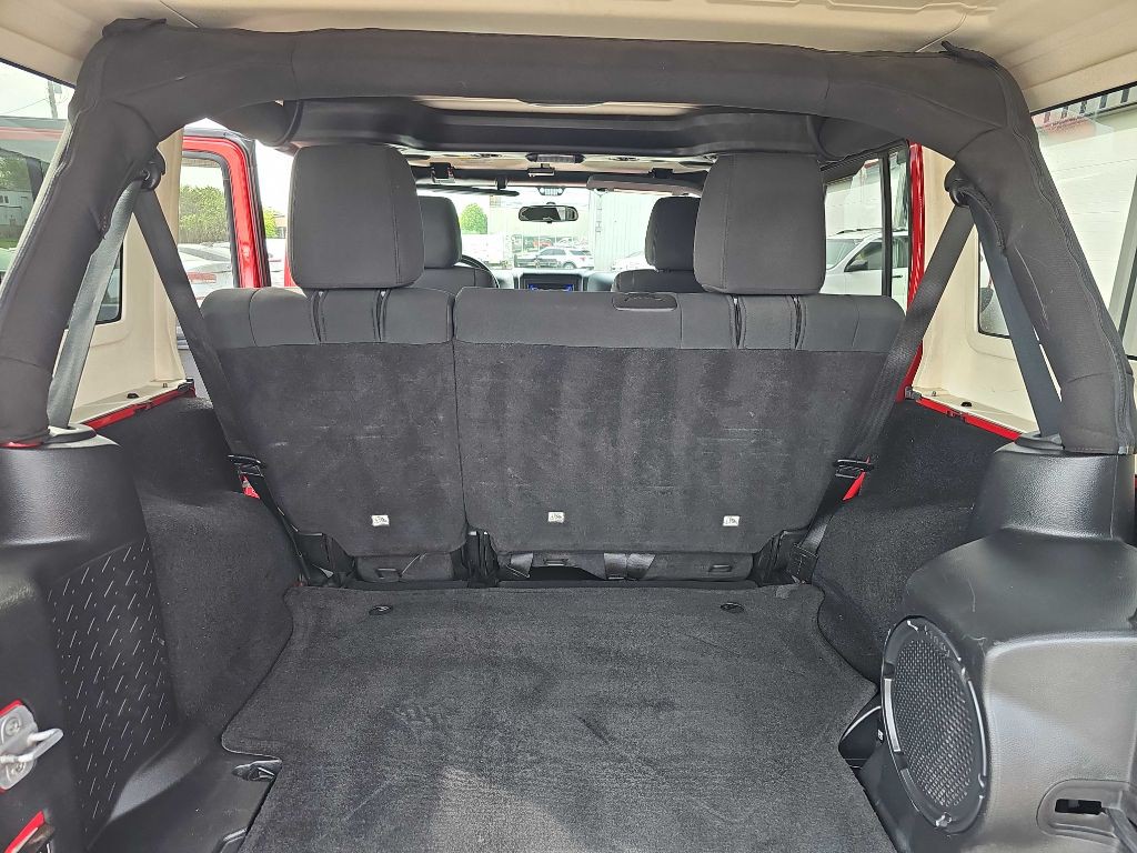 2011 Jeep Wrangler Unlimited Image 30