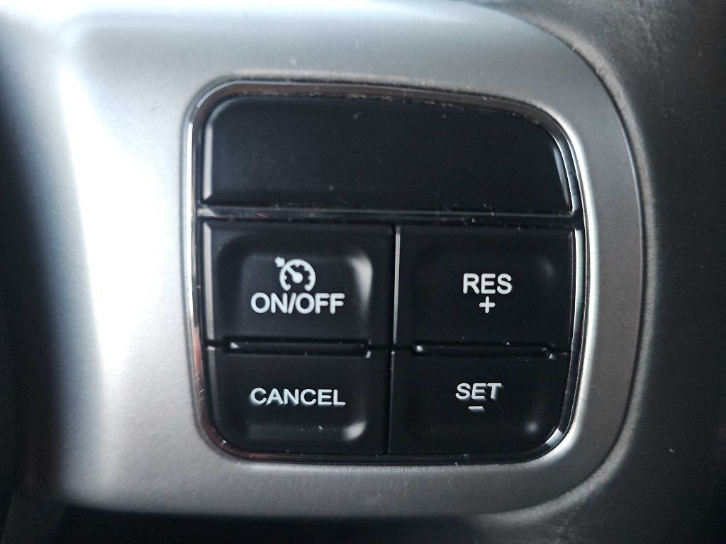 2015 Jeep Compass Image 32