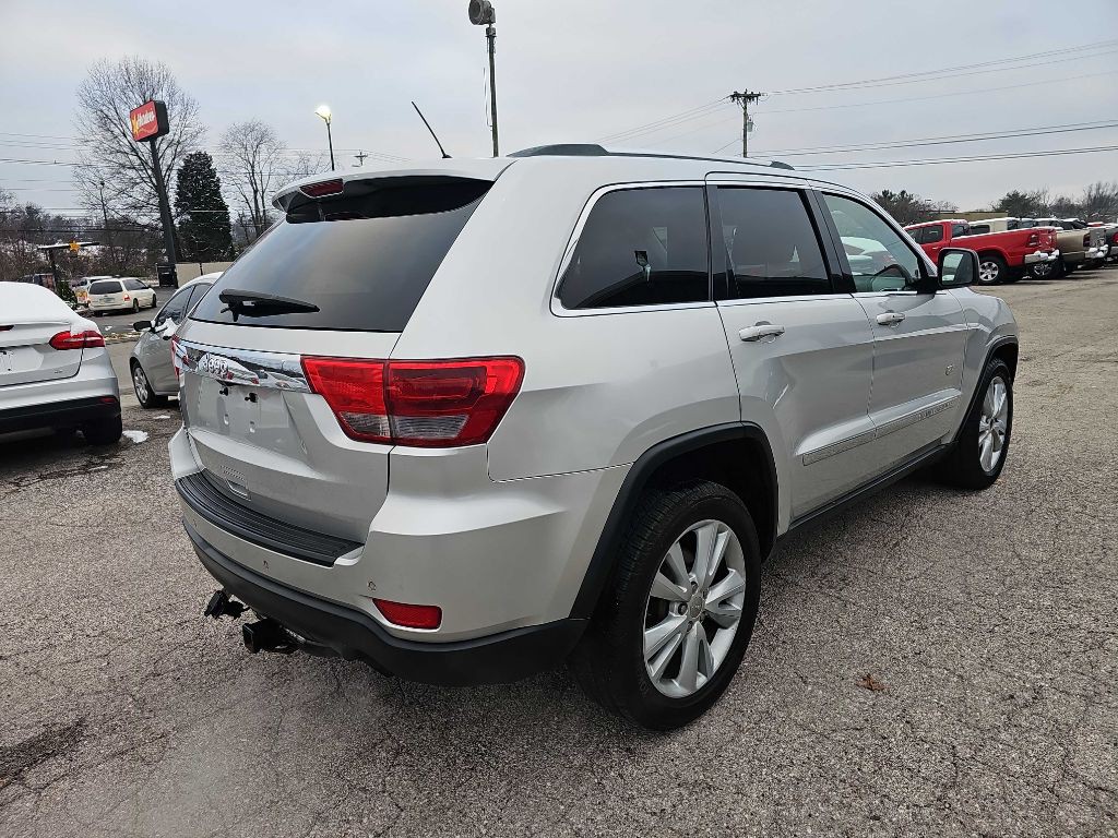 2011 Jeep Grand Cherokee Image 9