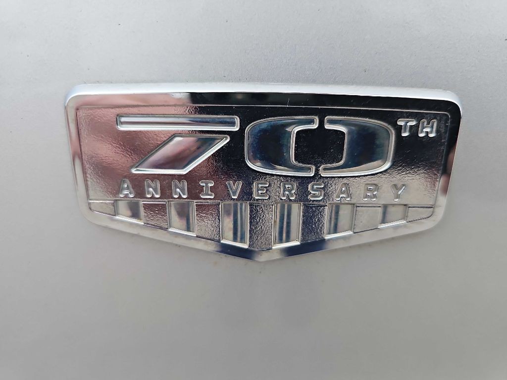 2011 Jeep Grand Cherokee Image 13