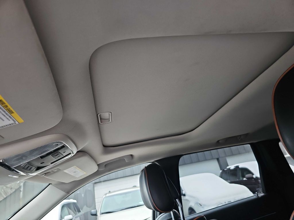 2011 Jeep Grand Cherokee Image 17