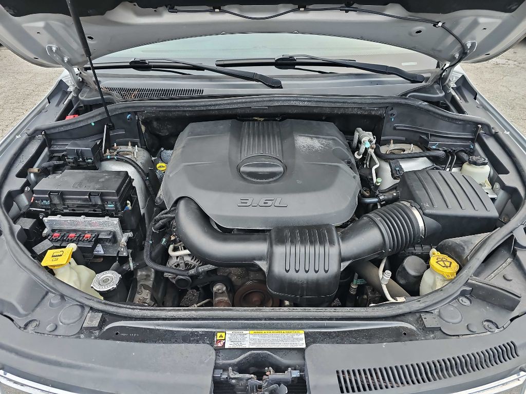 2011 Jeep Grand Cherokee Image 24