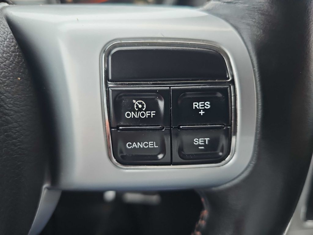 2011 Jeep Grand Cherokee Image 47