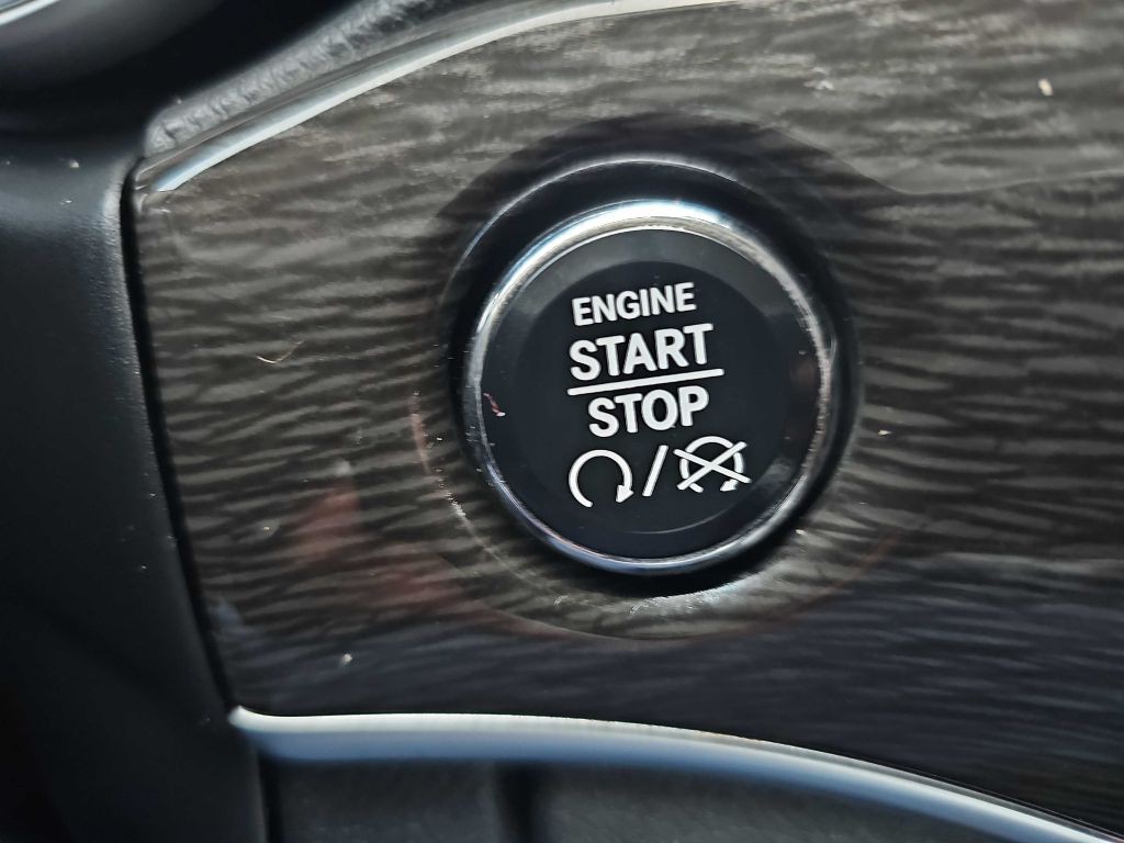 2011 Jeep Grand Cherokee Image 56