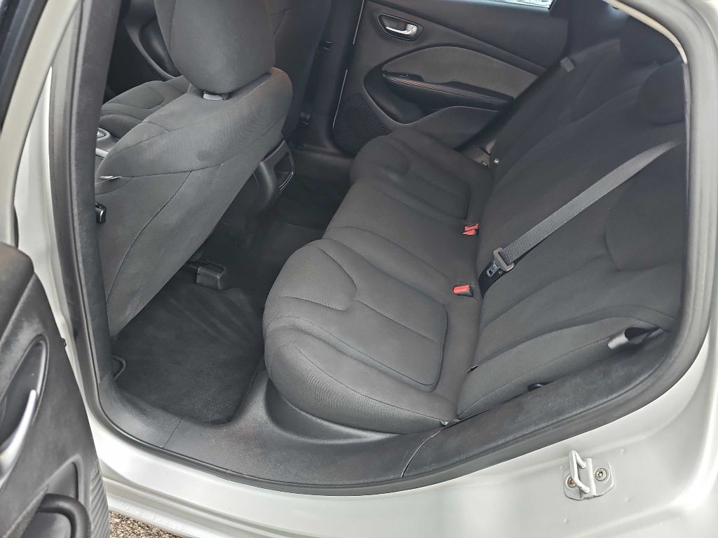 2013 Dodge Dart Image 22