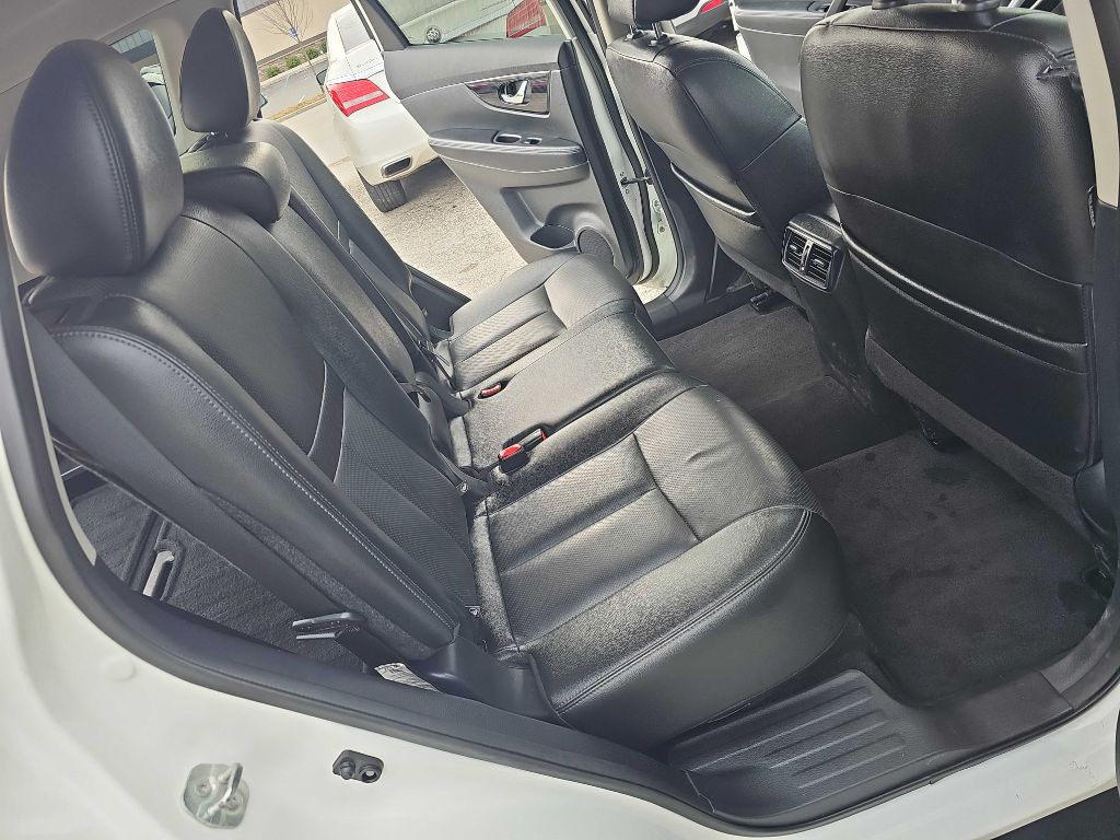 2019 Nissan Rogue Image 26