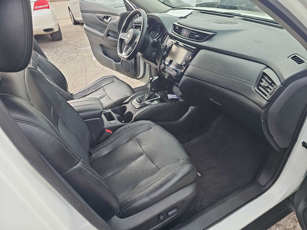 2019 Nissan Rogue Image 27