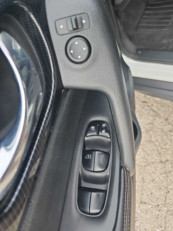 2019 Nissan Rogue Image 35