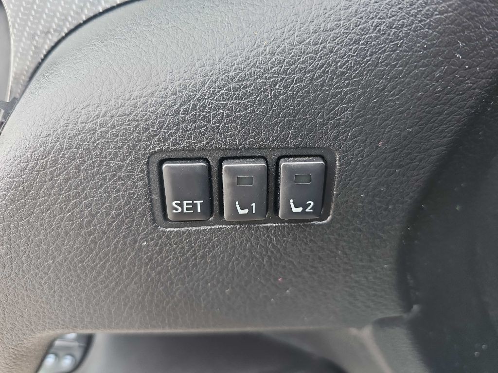 2019 Nissan Rogue Image 36