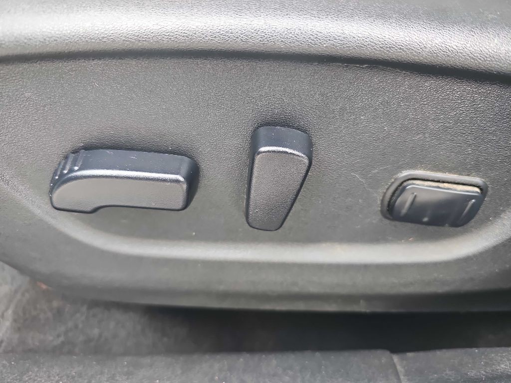 2019 Nissan Rogue Image 37