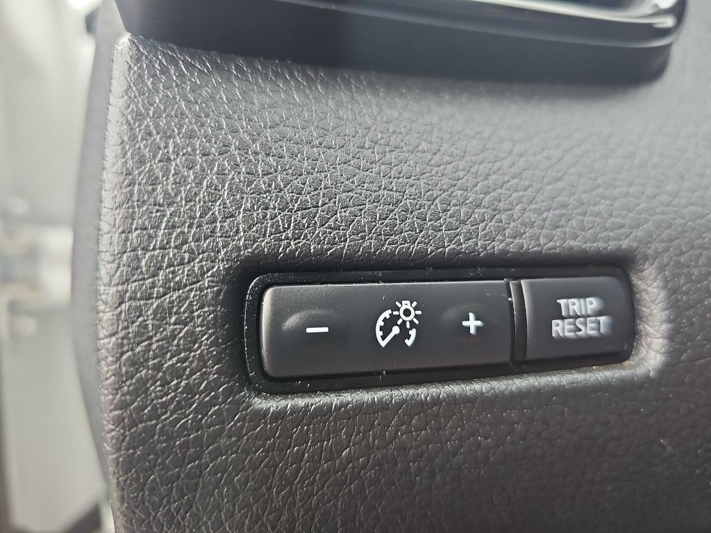 2019 Nissan Rogue Image 38