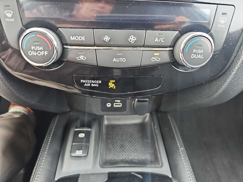 2019 Nissan Rogue Image 52