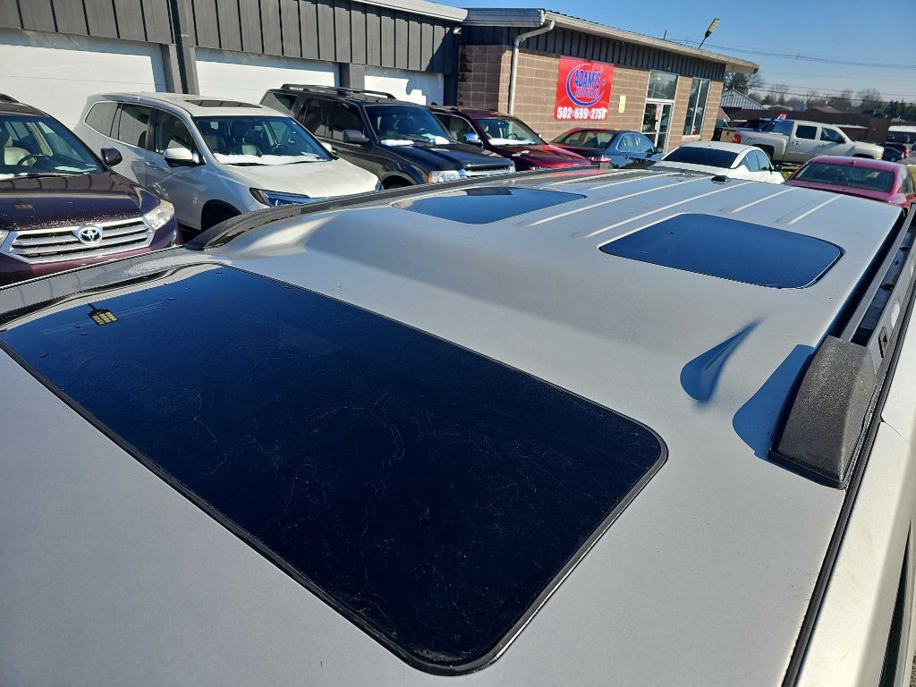 2008 Jeep Commander Image 12