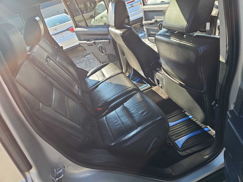 2008 Jeep Commander Image 25