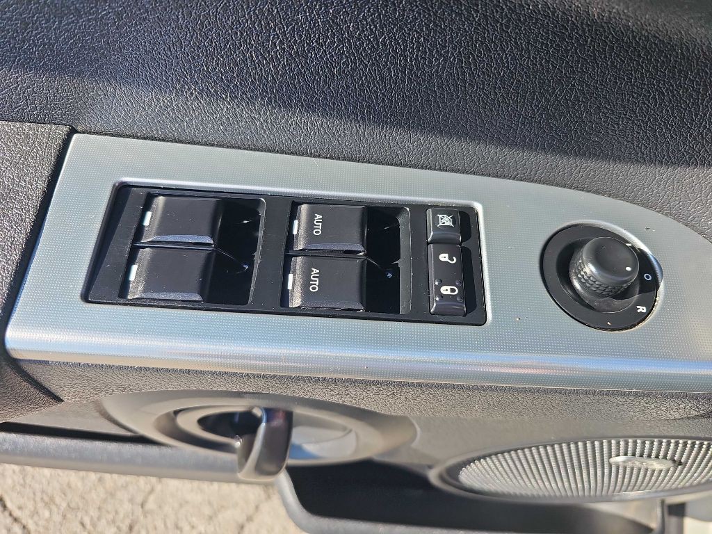 2008 Jeep Commander Image 39