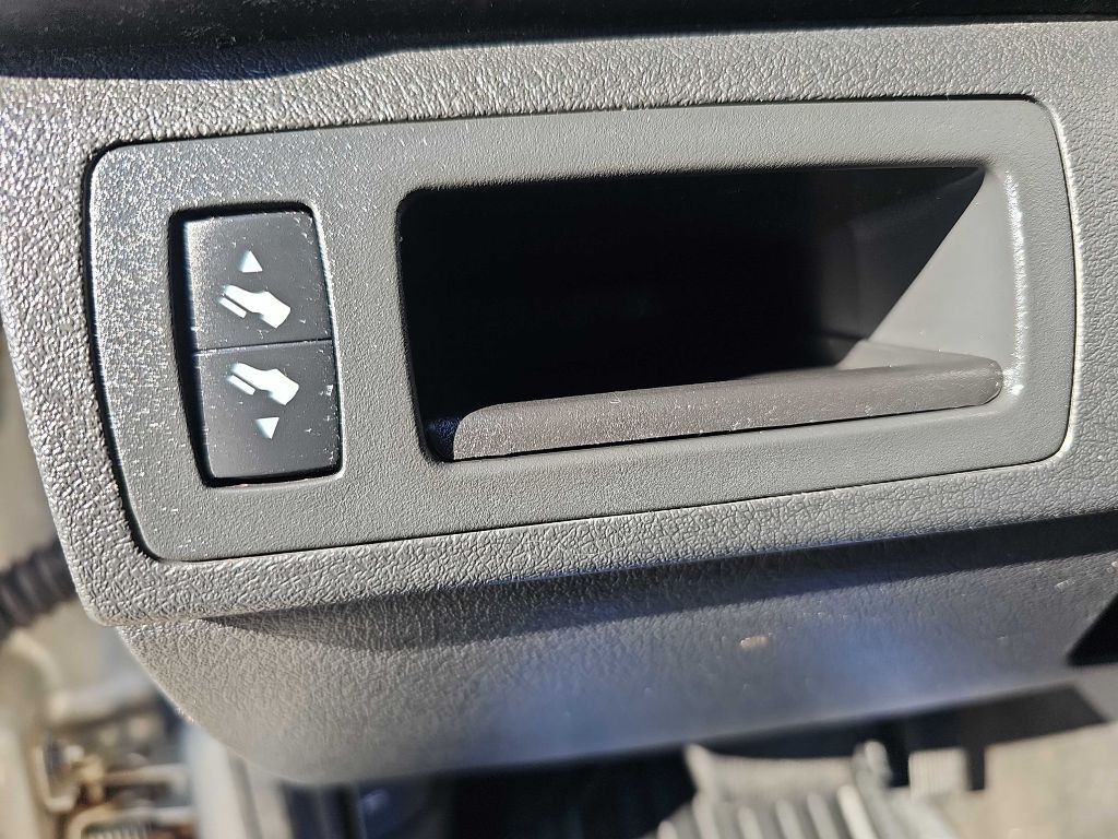 2008 Jeep Commander Image 42