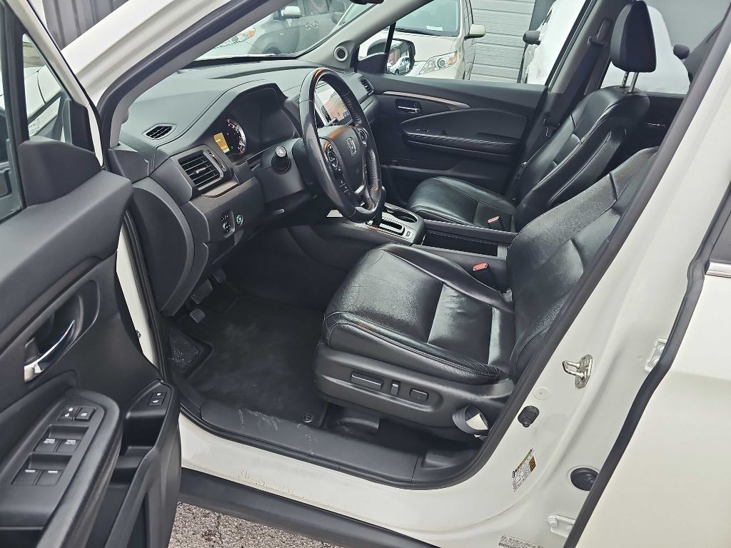 2017 Honda Pilot Image 21