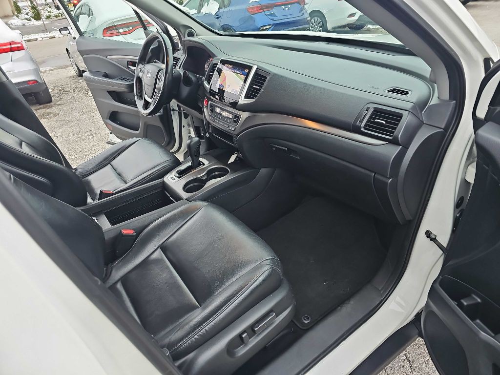 2017 Honda Pilot Image 24