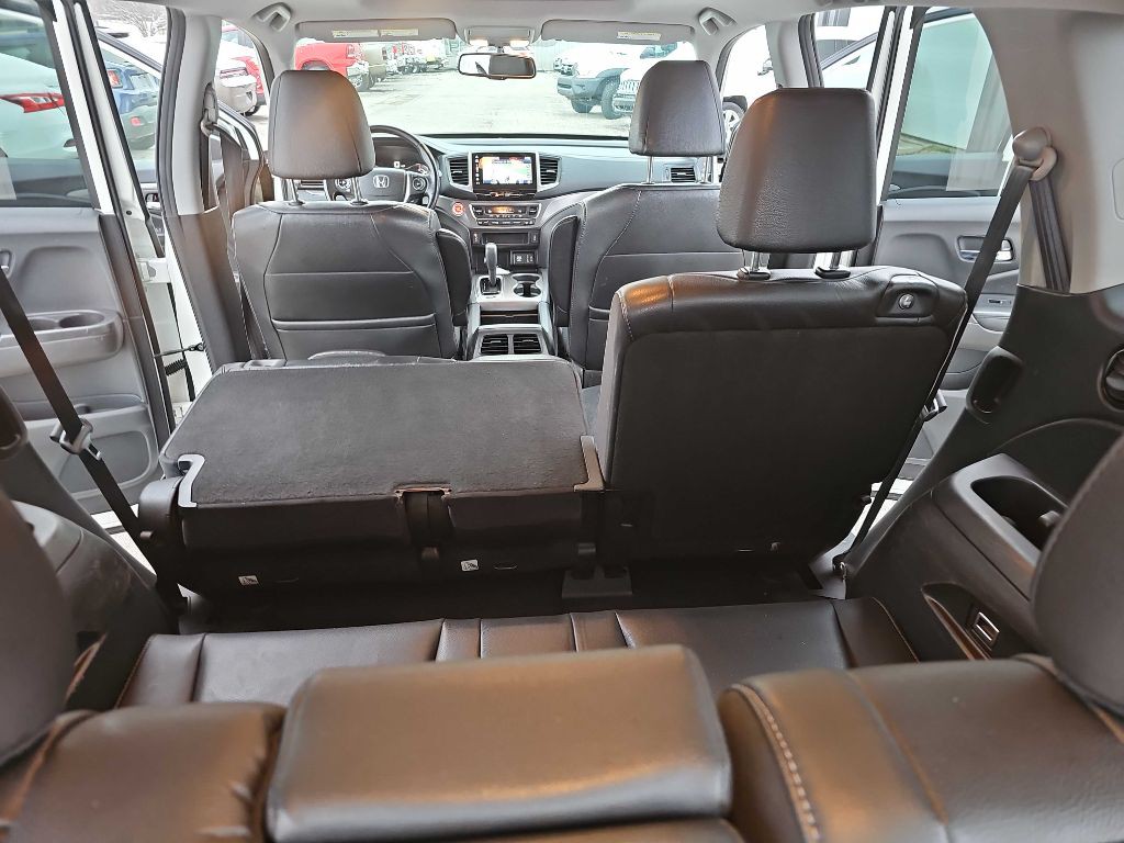 2017 Honda Pilot Image 30