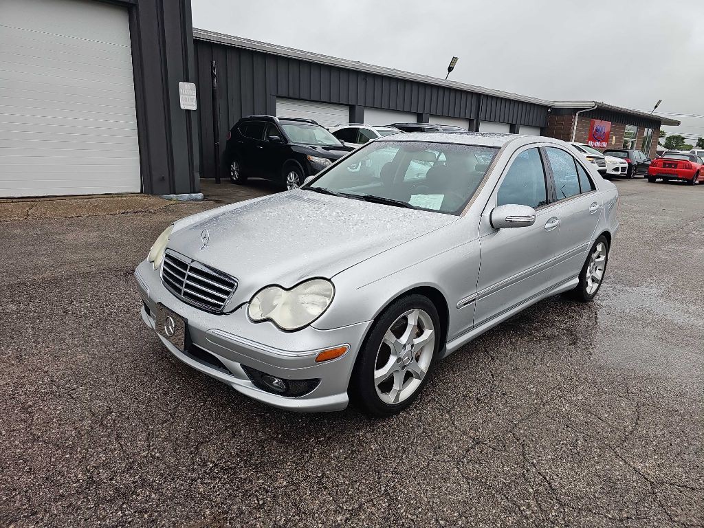 2007 Mercedes-Benz C-Class Image 2