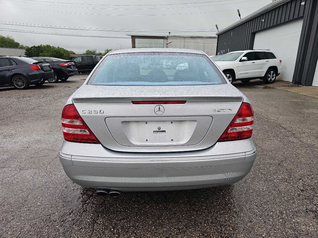 2007 Mercedes-Benz C-Class Image 10
