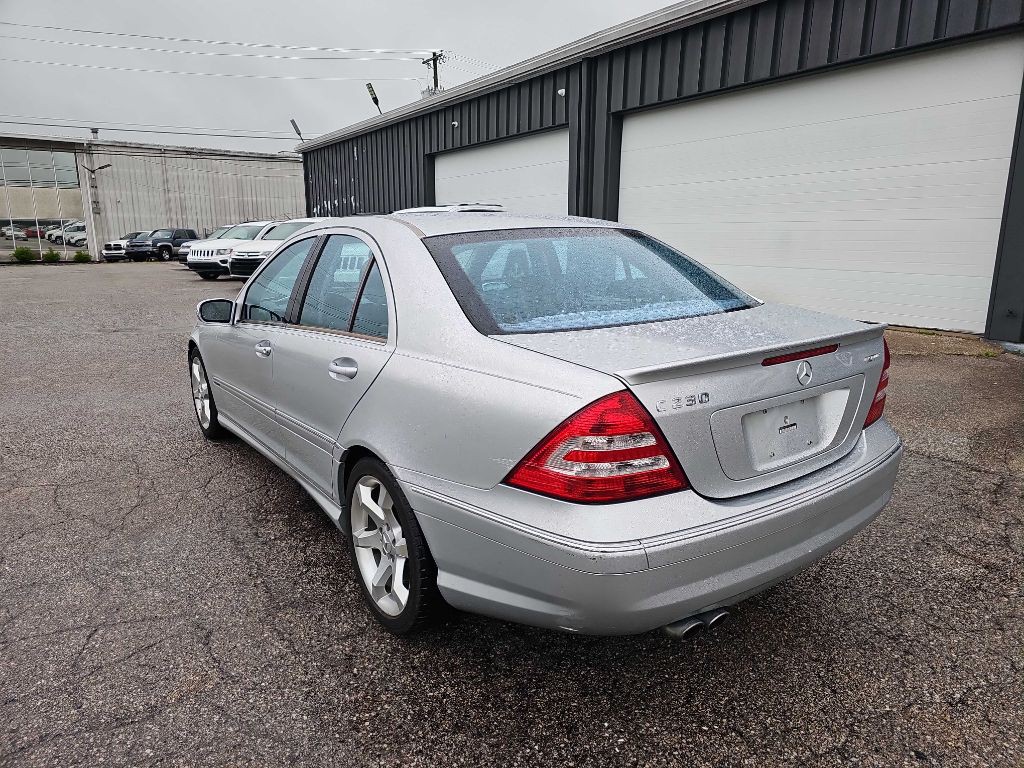 2007 Mercedes-Benz C-Class Image 13