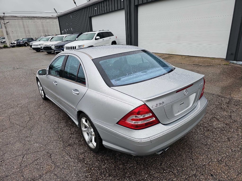 2007 Mercedes-Benz C-Class Image 14