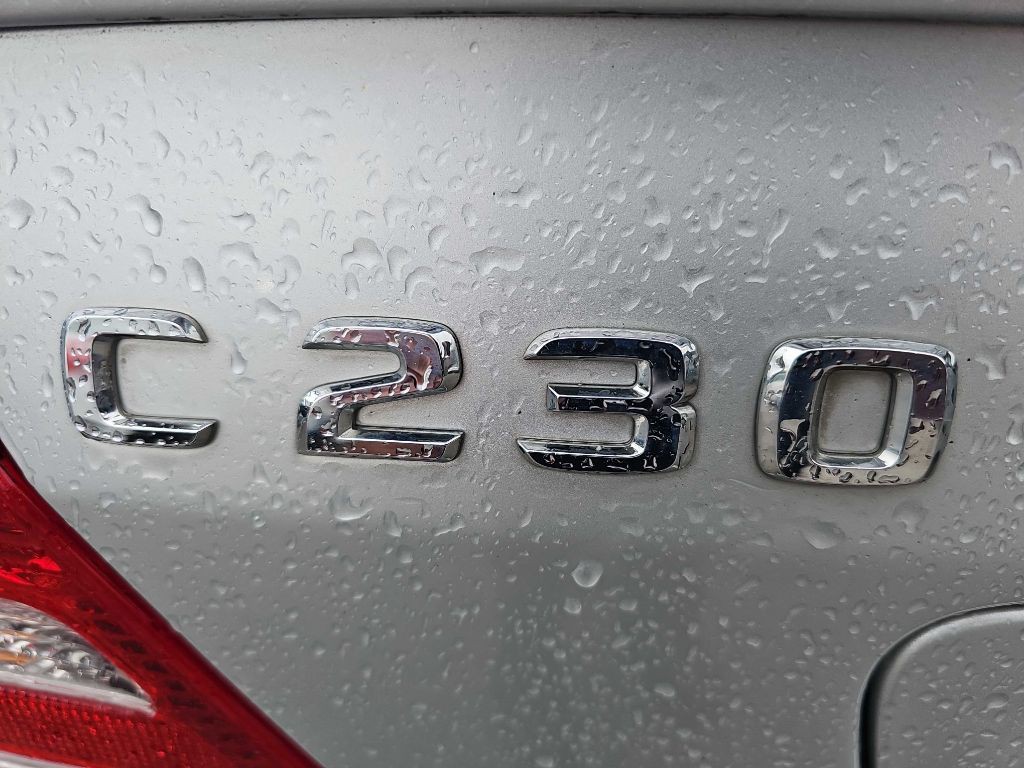 2007 Mercedes-Benz C-Class Image 16