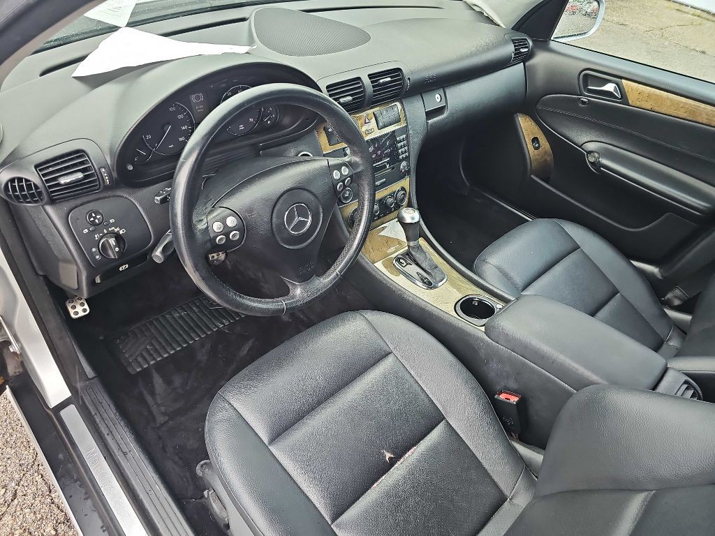 2007 Mercedes-Benz C-Class Image 27
