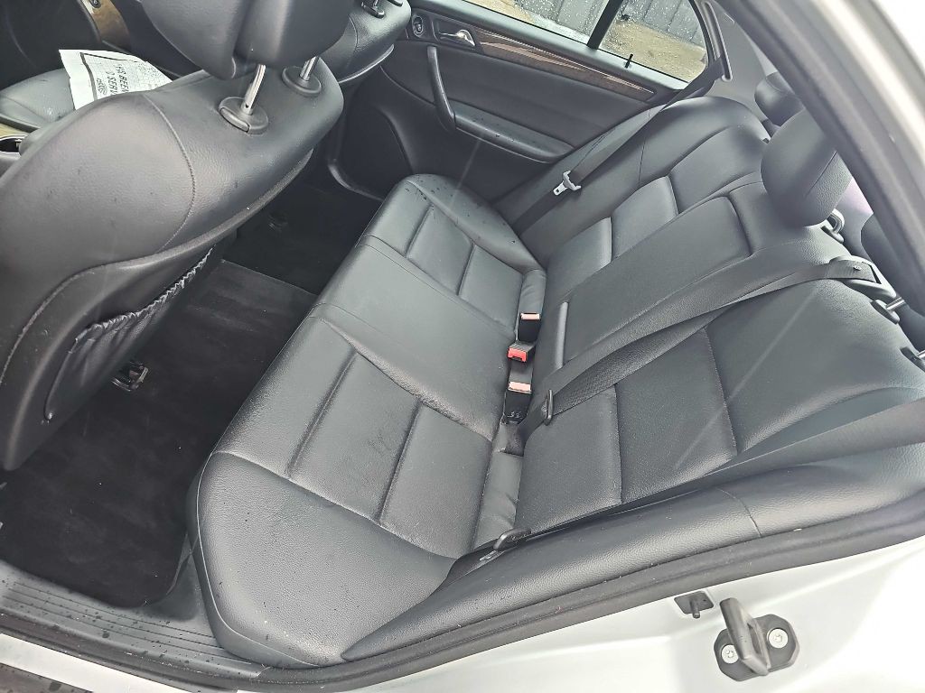 2007 Mercedes-Benz C-Class Image 34