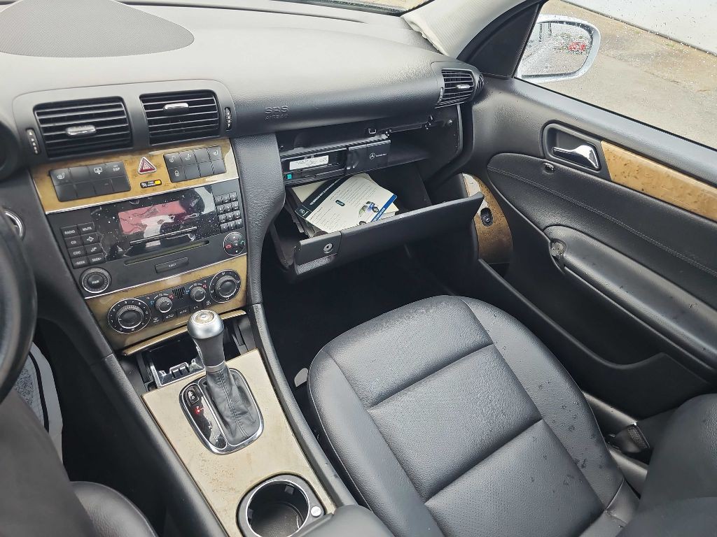 2007 Mercedes-Benz C-Class Image 52