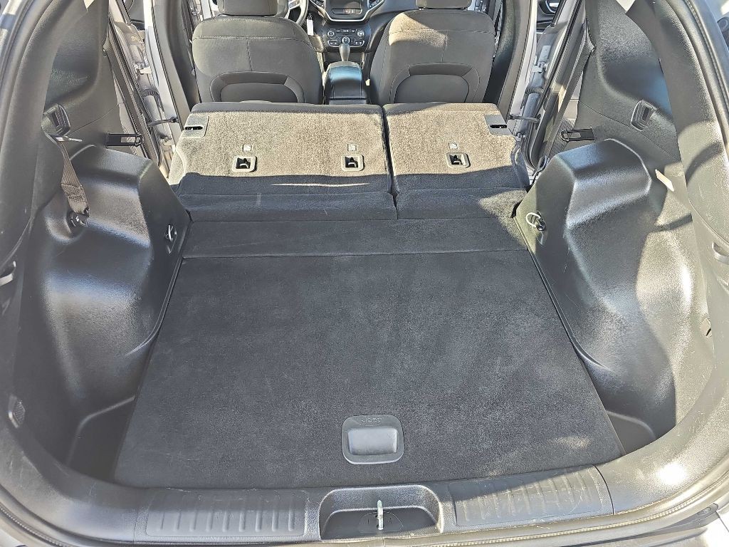 2021 Jeep Cherokee Image 37