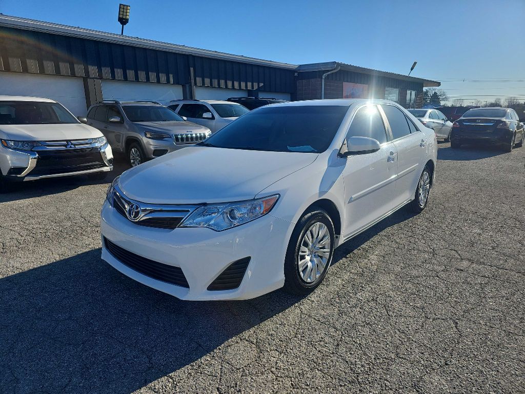 2013 Toyota Camry Image 1